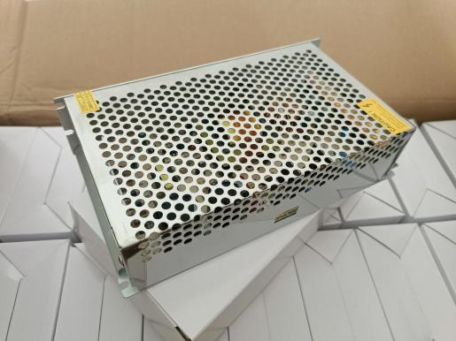Tecnologia eletrônica Co. de Guangzhou Yuxiang, LTD. Troca de remessas de fontes de alimentação: